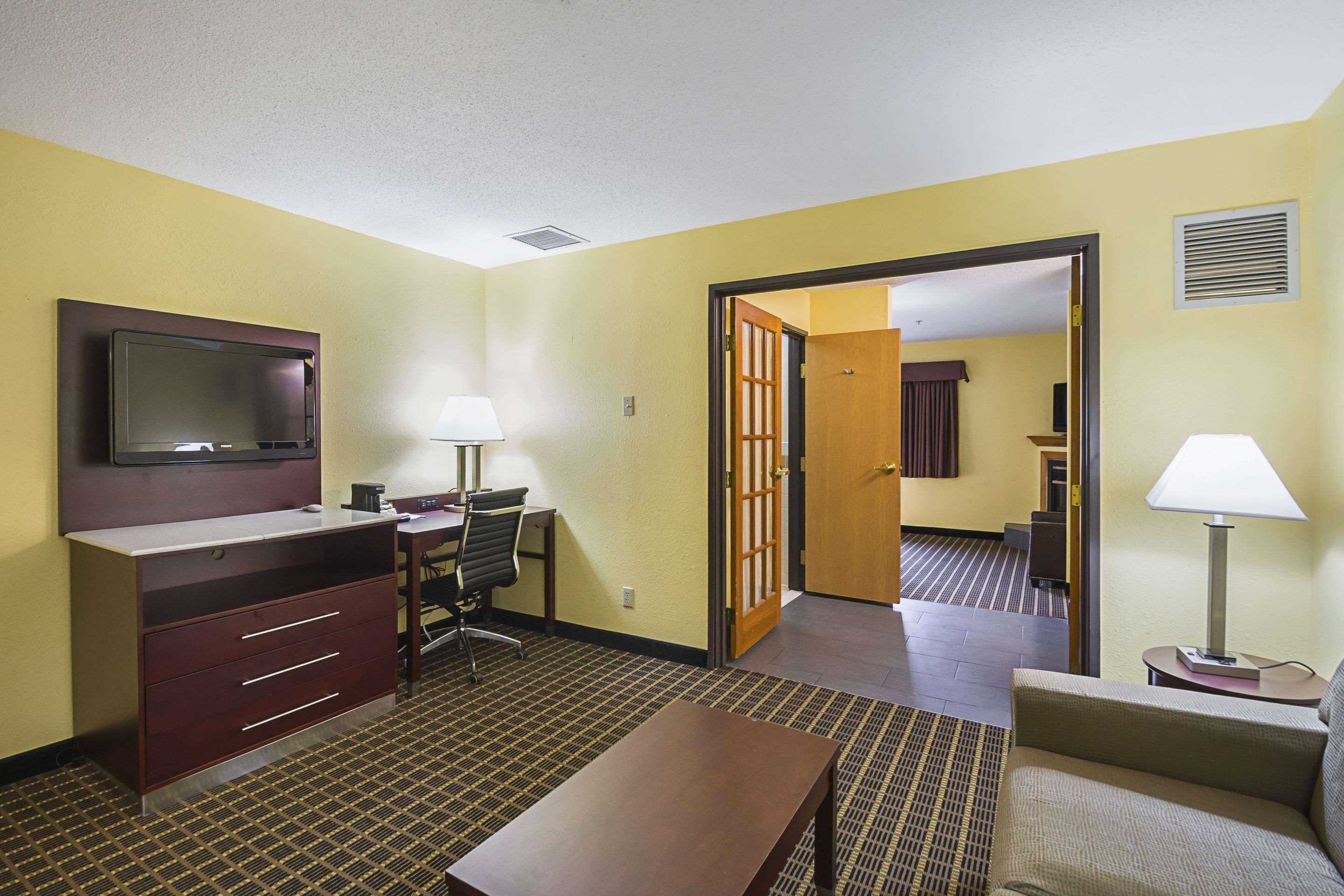 Quality Inn & Suites Harrington - Milford Екстериор снимка