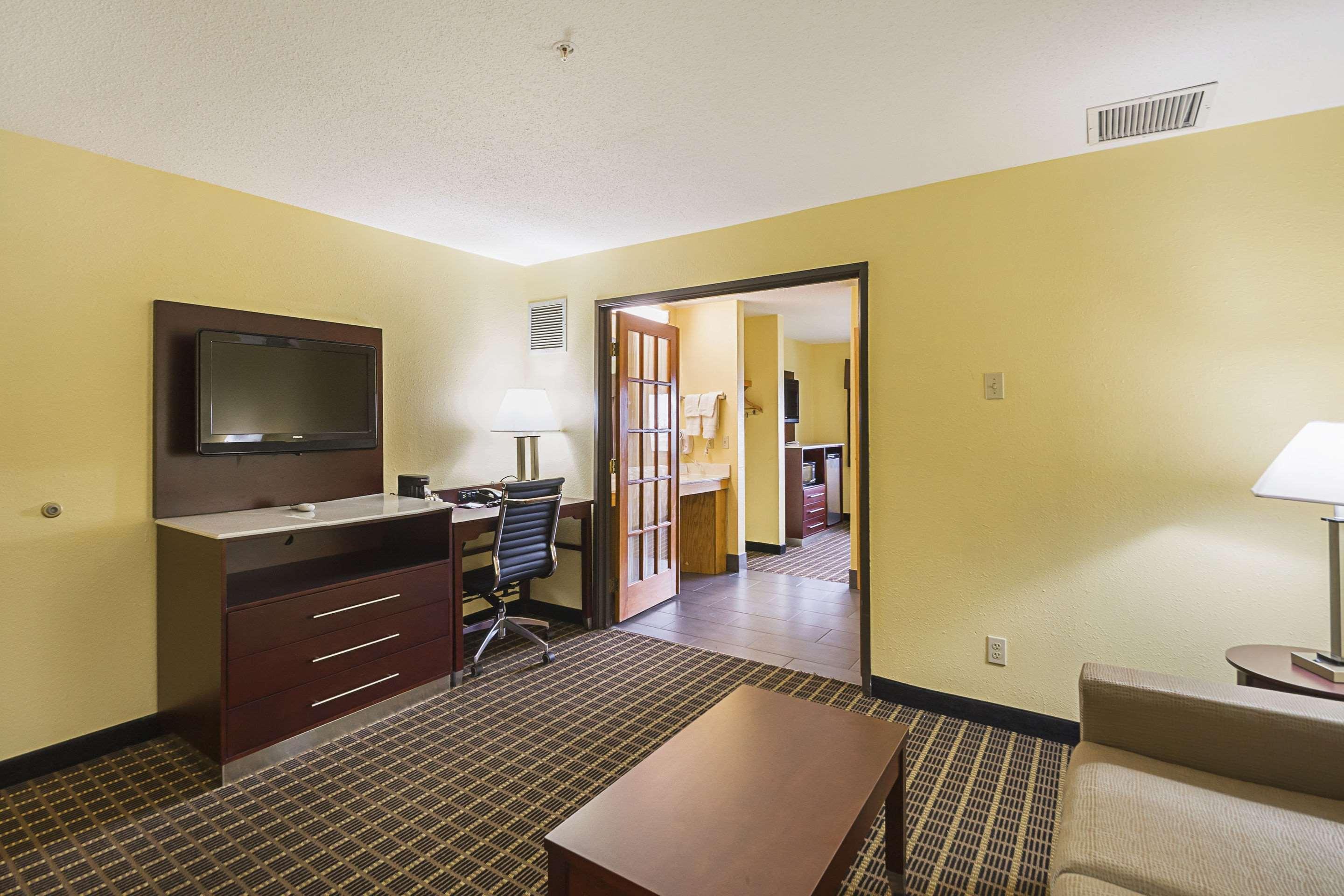 Quality Inn & Suites Harrington - Milford Екстериор снимка