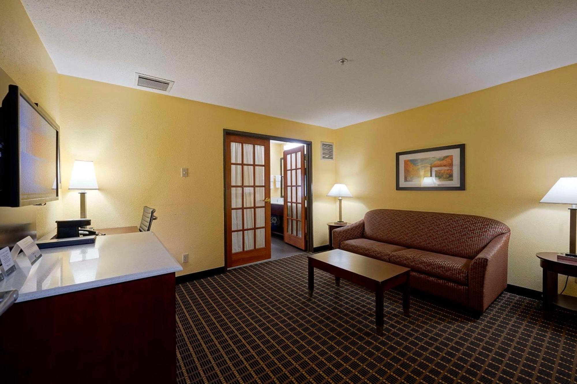 Quality Inn & Suites Harrington - Milford Екстериор снимка