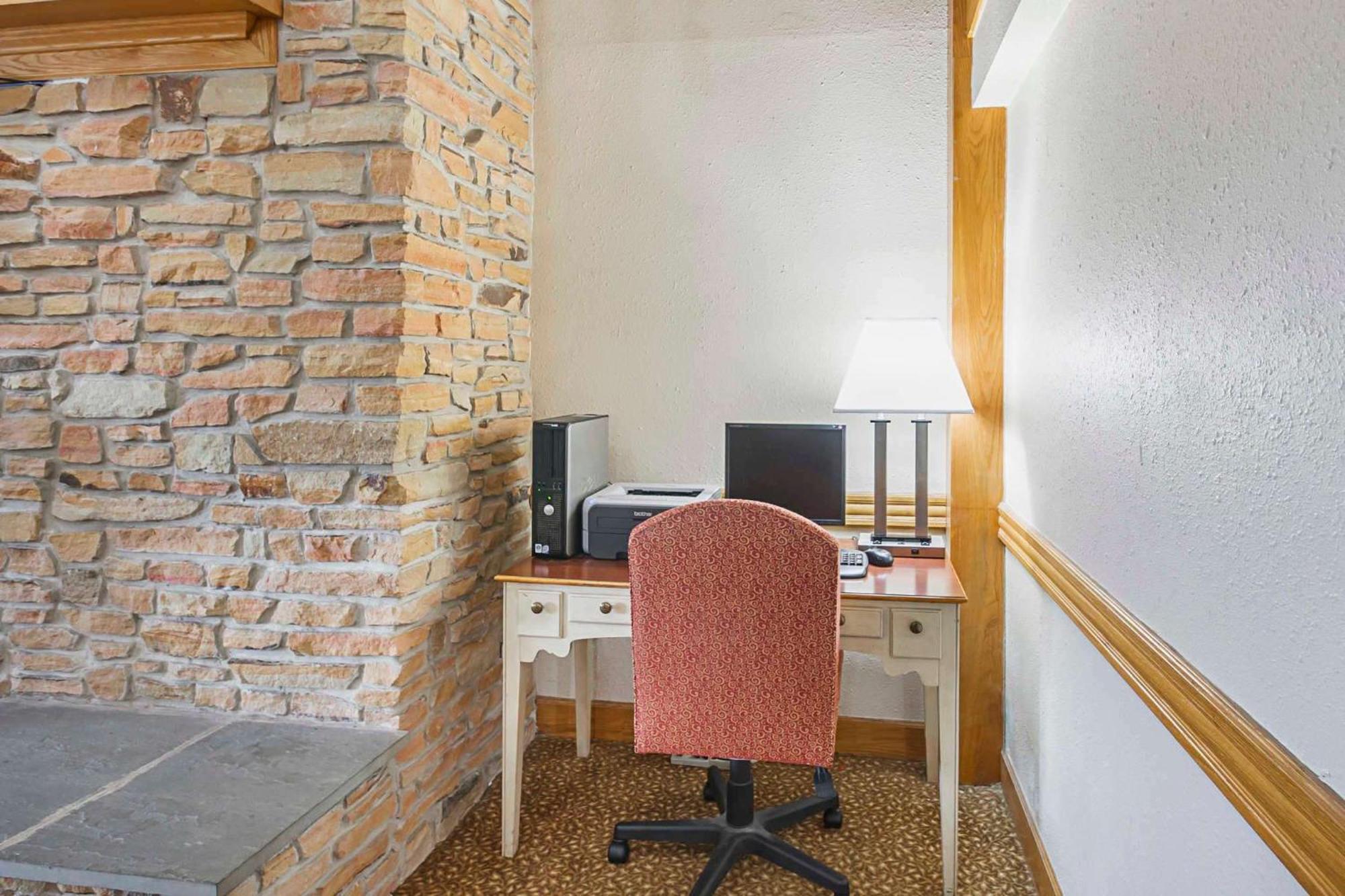 Quality Inn & Suites Harrington - Milford Екстериор снимка