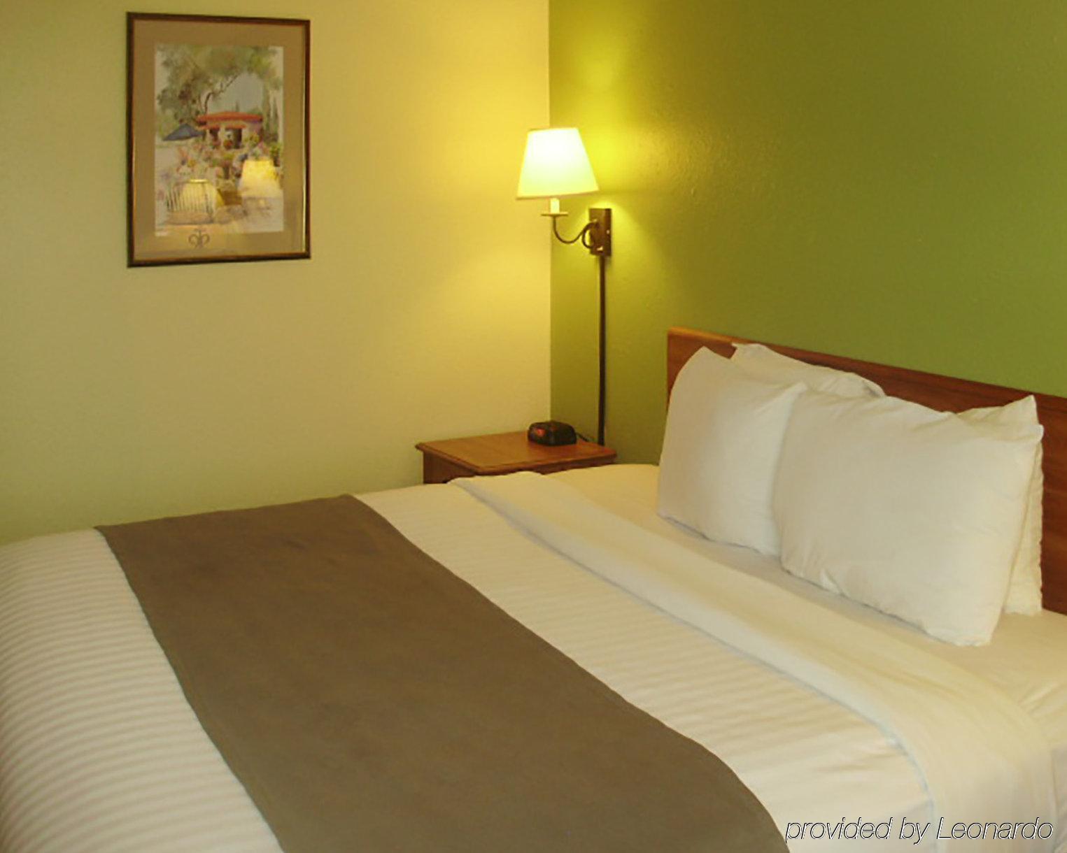 Quality Inn & Suites Harrington - Milford Екстериор снимка
